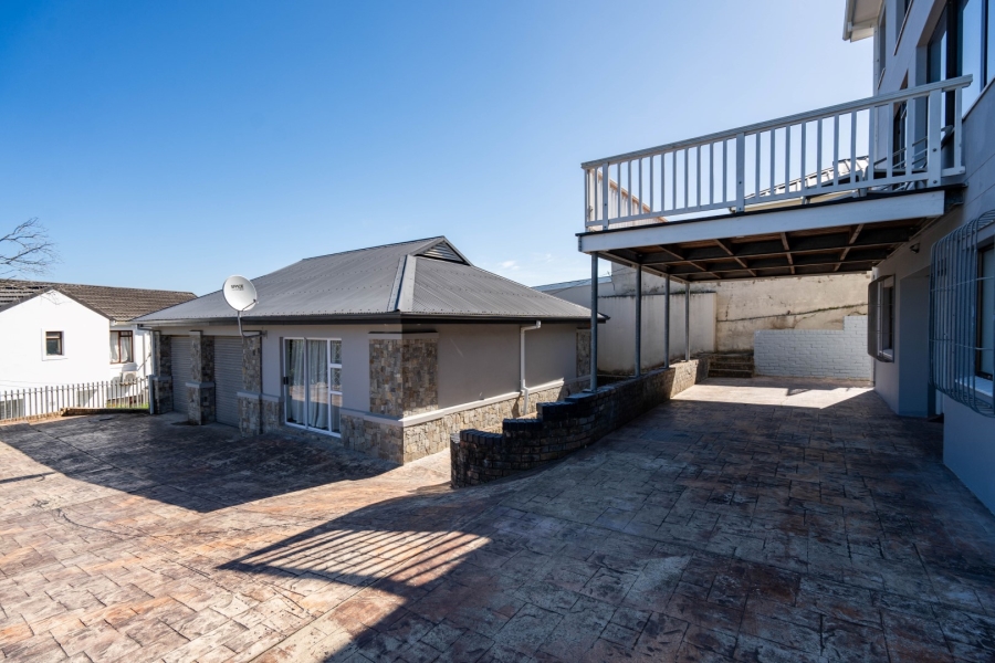 6 Bedroom Property for Sale in East Bank Eastern Cape